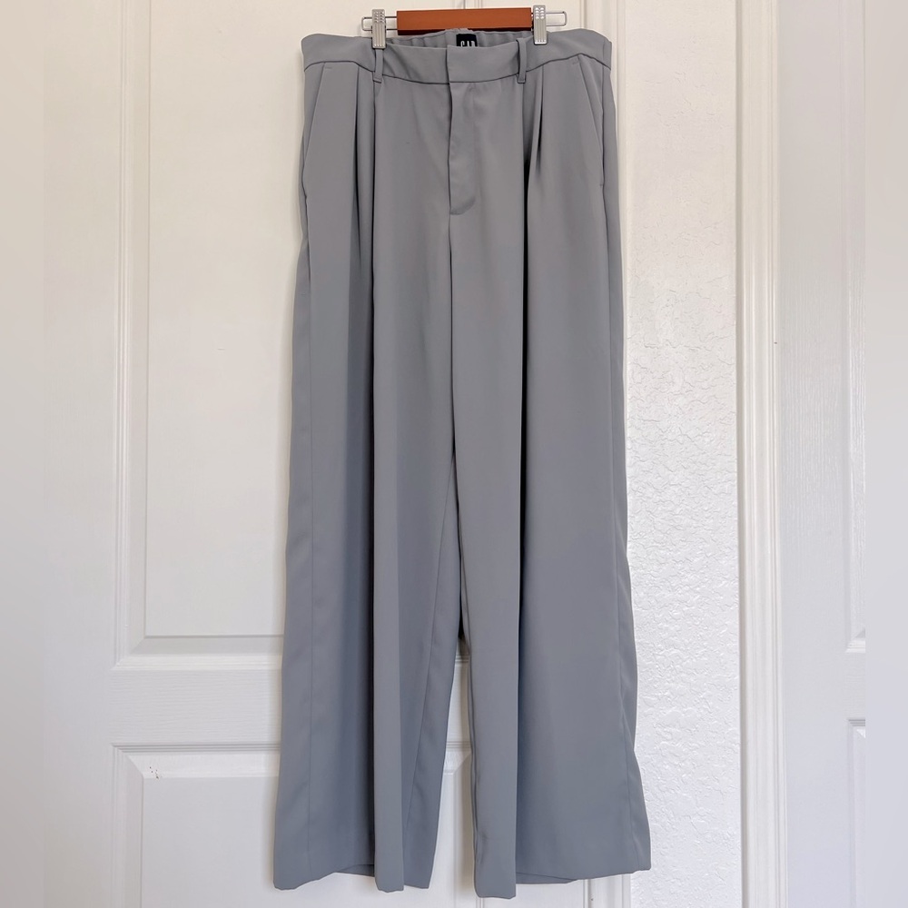 GAP Women’s High-Waisted Wide Leg Trousers | gray | 16